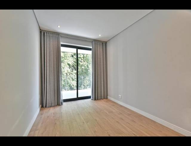 2 BEDROOM APARTMENT FOR SALE IN HOUGHTON